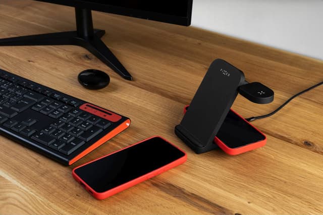 Fixed 3-i-1 Samsung trådløs opladningsstation