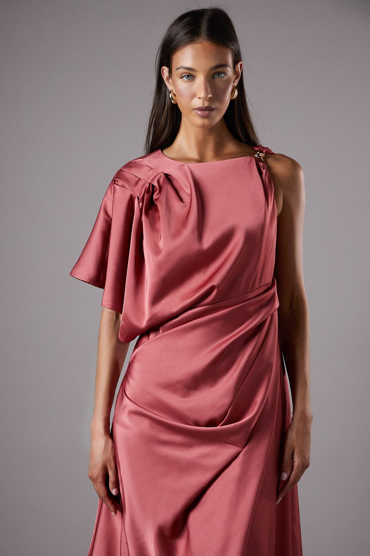 Coast Robe Mi-Longue Asymétrique Plissée de Fête avec Détail Doré