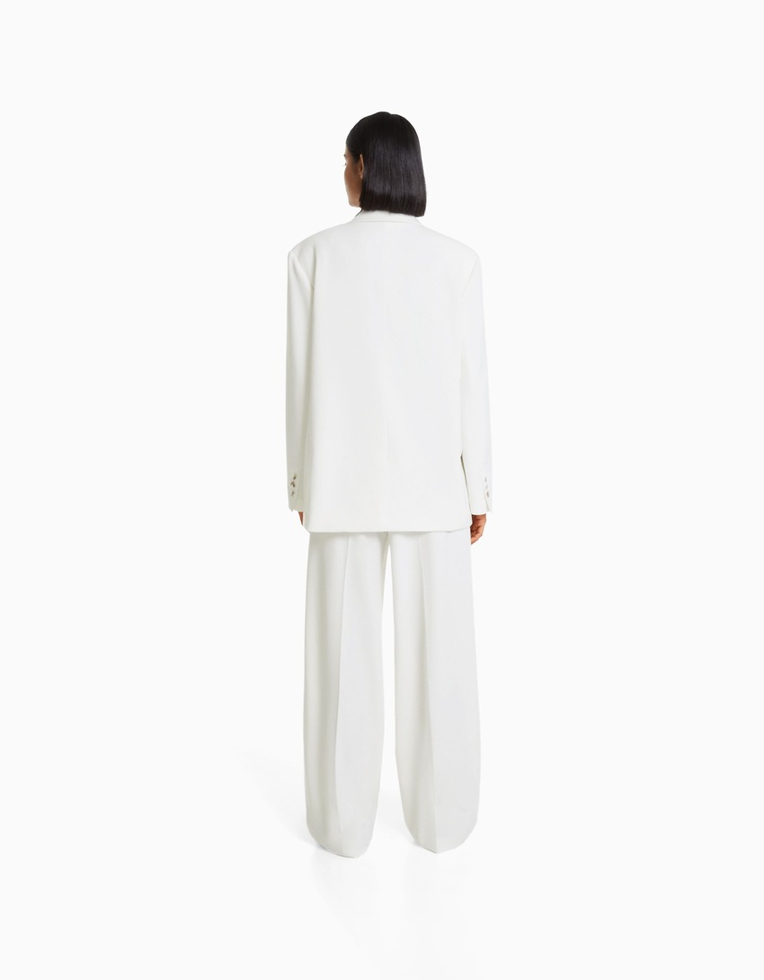 Blazer feminino de corte amplo