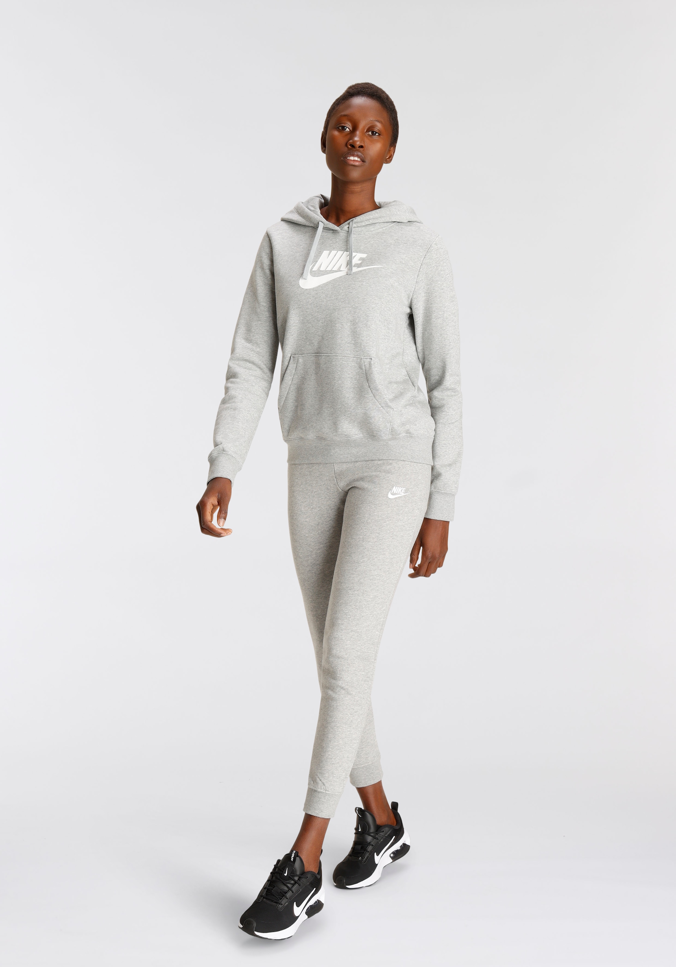 Nike Sportswear Kapuzensweatshirt »Club Fleece Women's Logo Pullover Hoodie«, Damen Kapuzenpullover aus weichem Fleece Material
