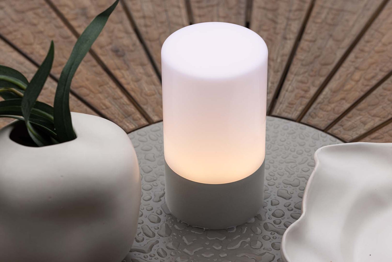 Tubu LED tafellamp voor buiten, grijs. 10 x 10 x 18 cm
