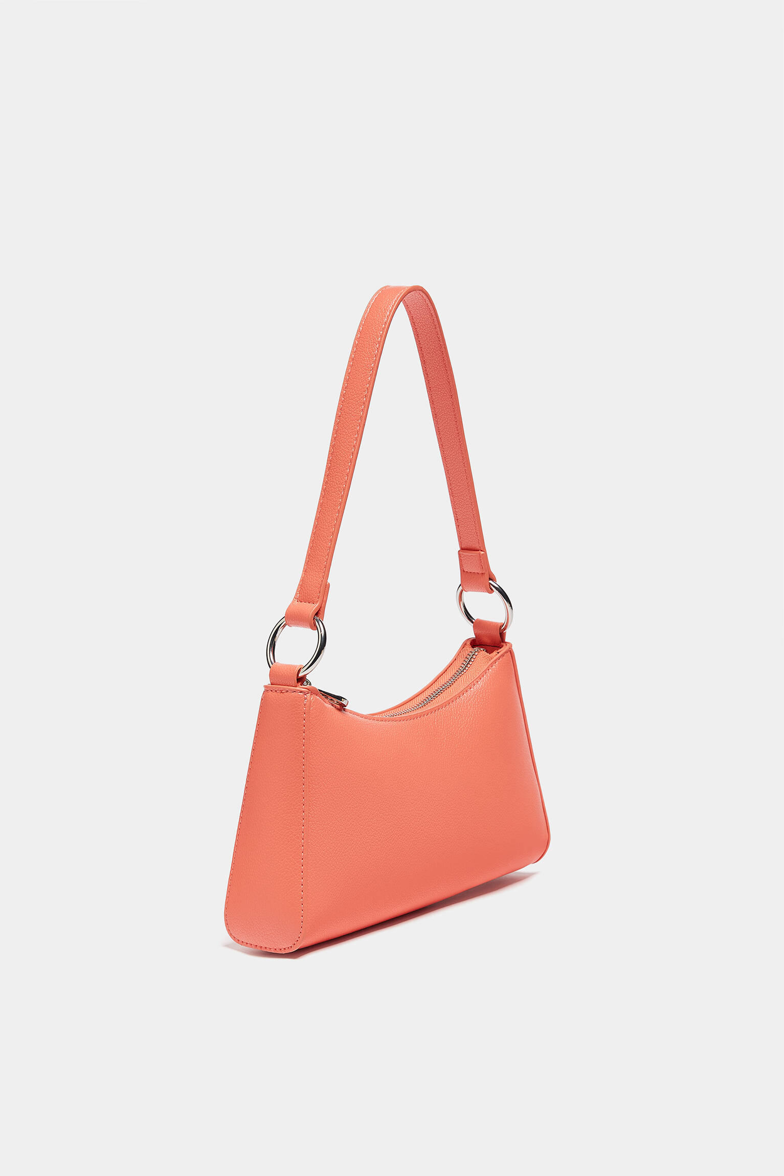 Bolsa de ombro com argolas - coral