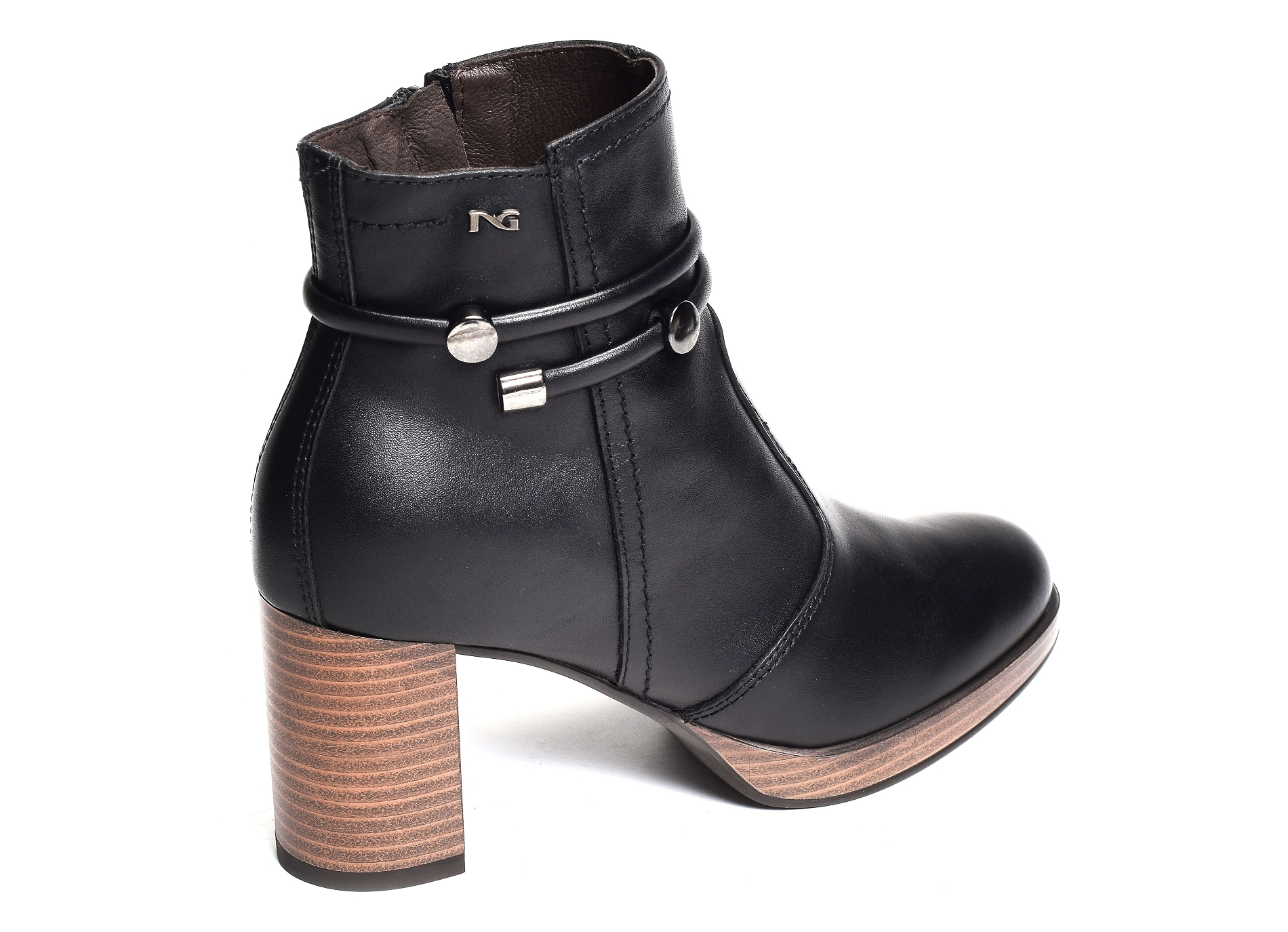 08246 noir