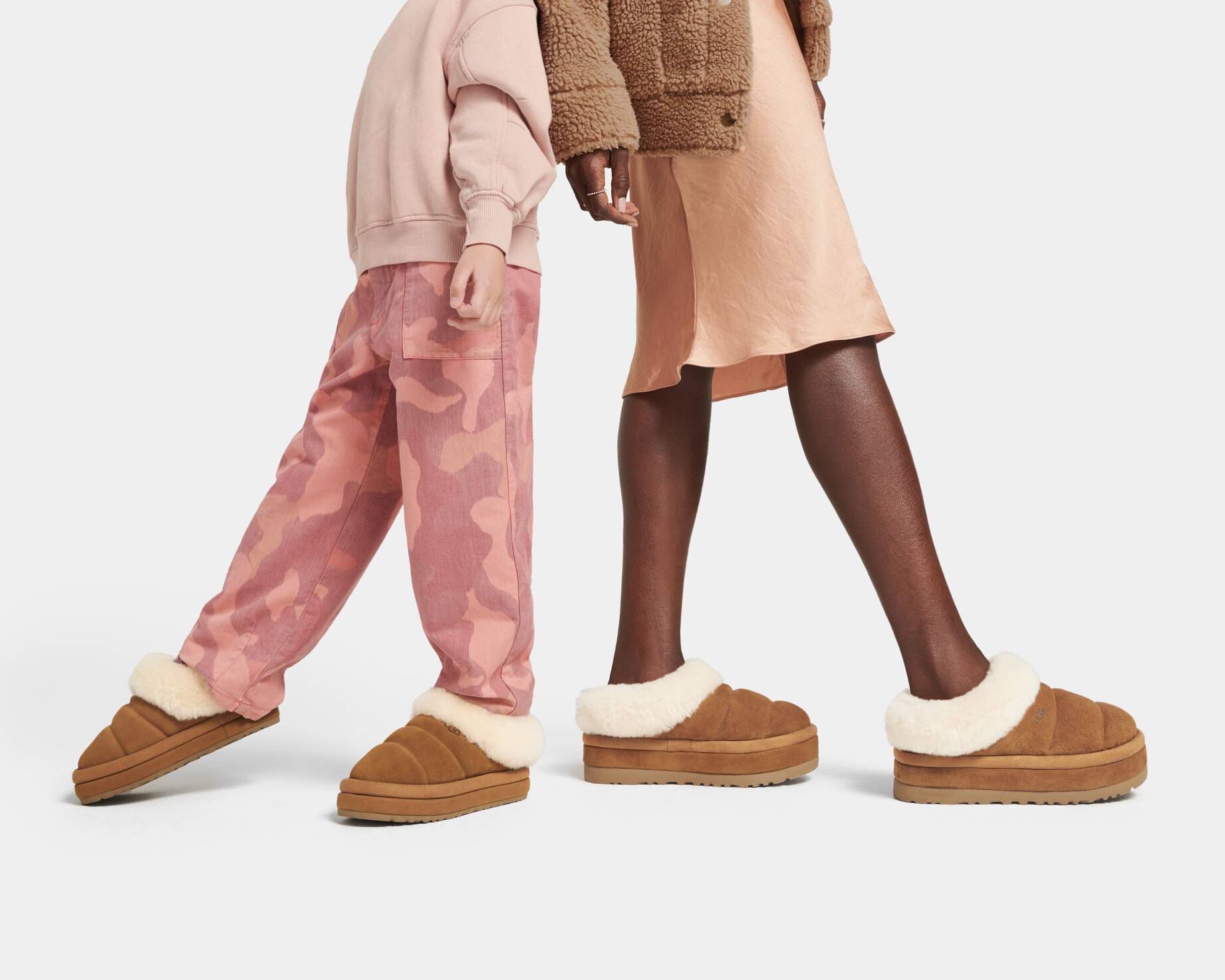 UGG| Damen Plateau-Slipper TAZZLITA