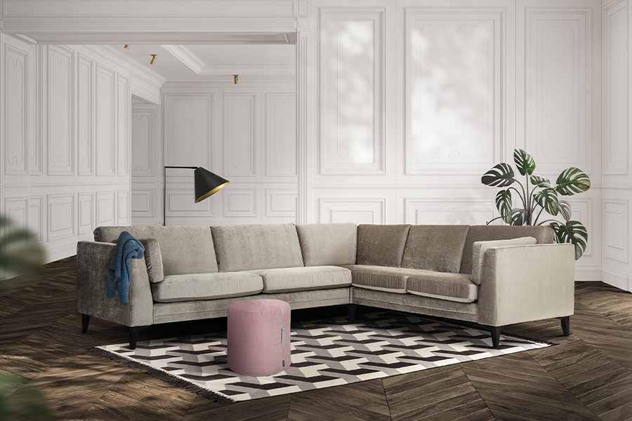 Avignon hjørnesofa 3- & 2-seter. I tekstil Eros Stone med sorte ben.