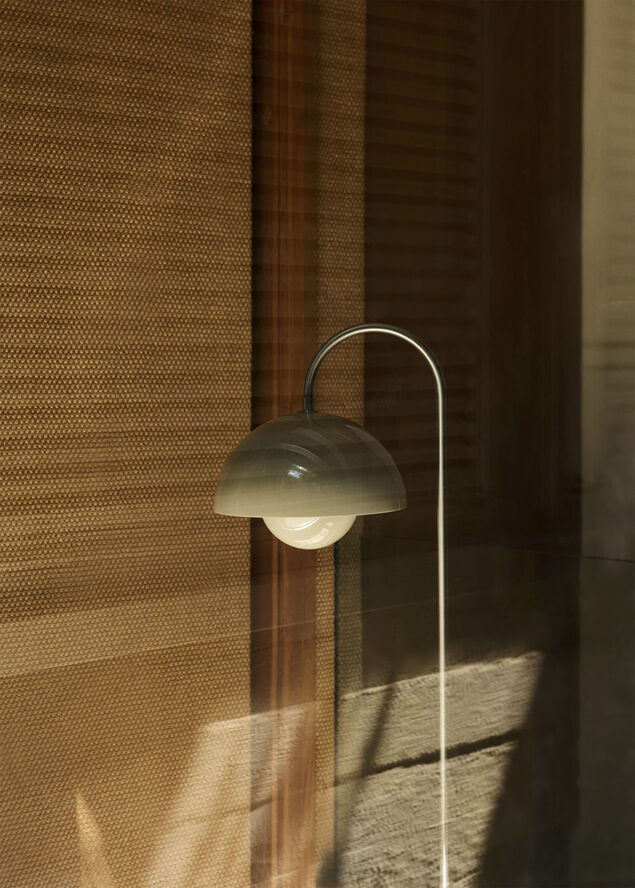&Tradition Flowerpot Floor Lamp VP12