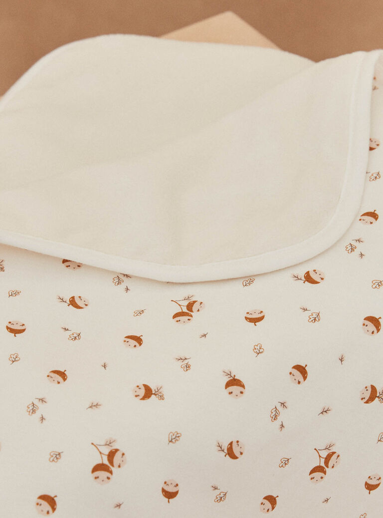 Couverture de naissance écrue en fourrure synthétique