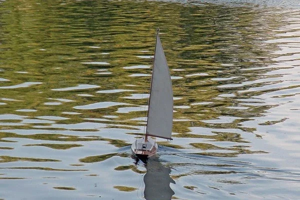 Billing Boats - 1:12 Dragen -Wooden hull