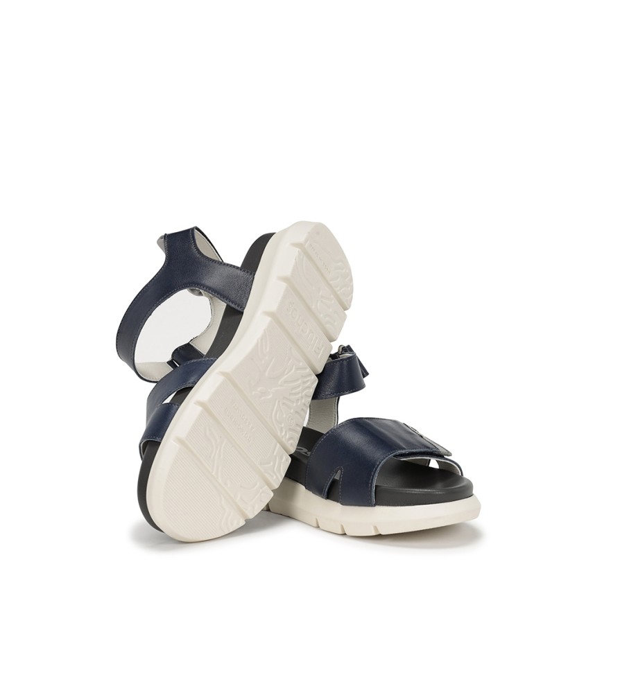 Sandálias Fluchos Hellen em couro, modelo F1708, cor azul marinho - Salto plataforma de 5 cm -