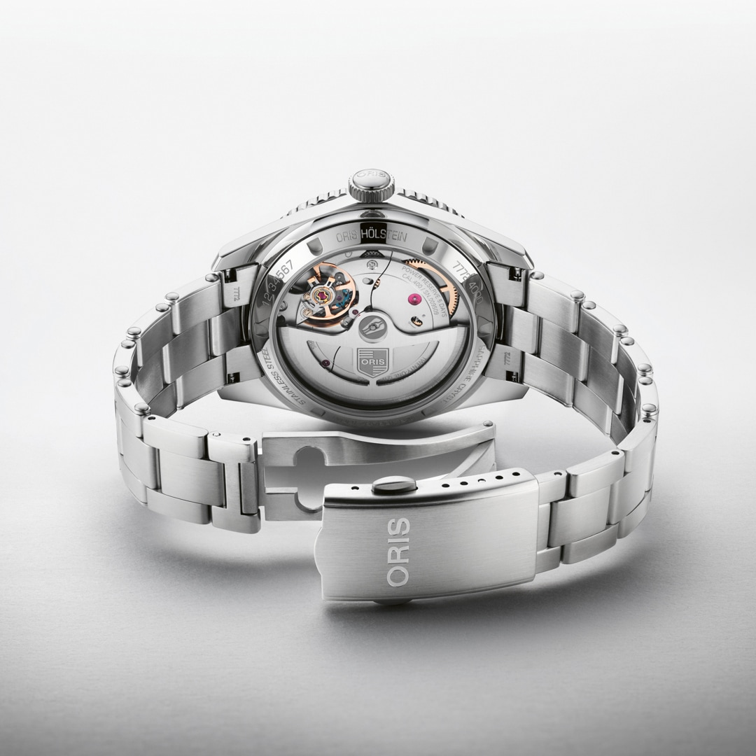 Oris Divers Sixty-Five 12H Calibre 400