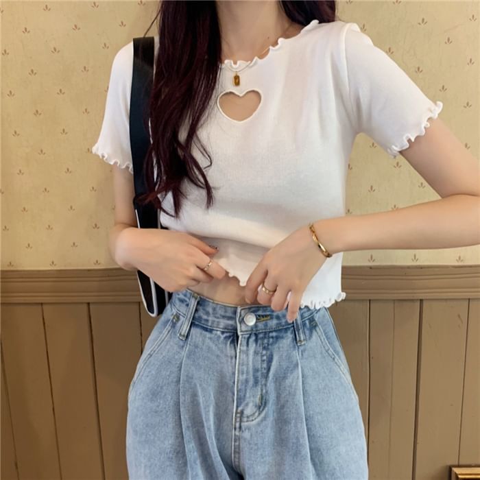 Ukiyo - Cropped T-shirt met korte mouwen en hartvormige uitsnijding en ruche