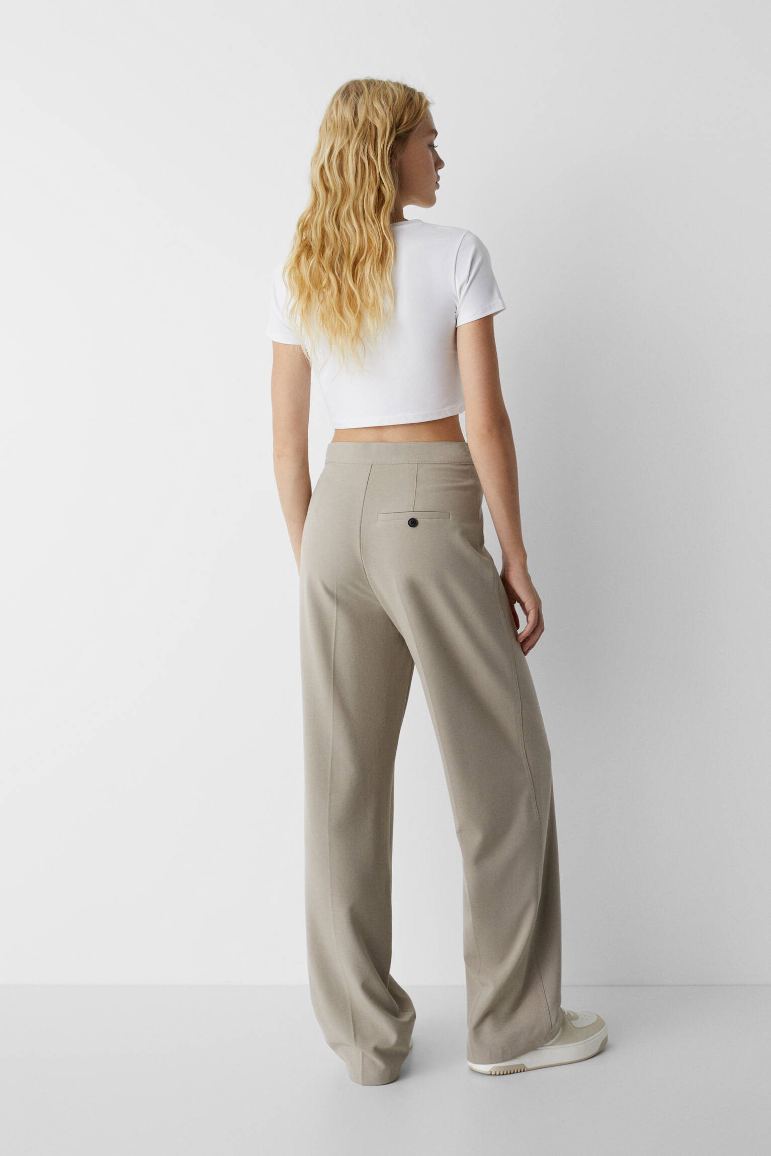Calça social com pregas - marrom claro