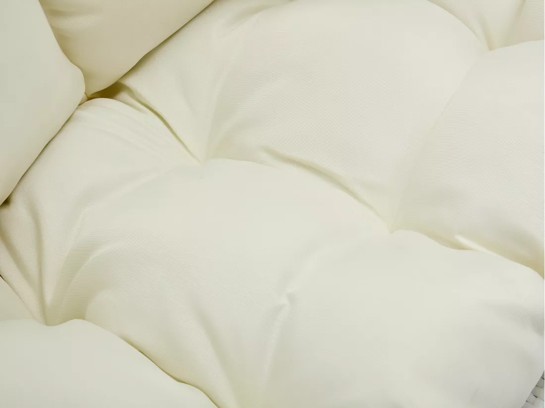 Fauteuil suspendu 2 places en résine tressée - Blanc et coussin beige - VAHINA de MYLIA