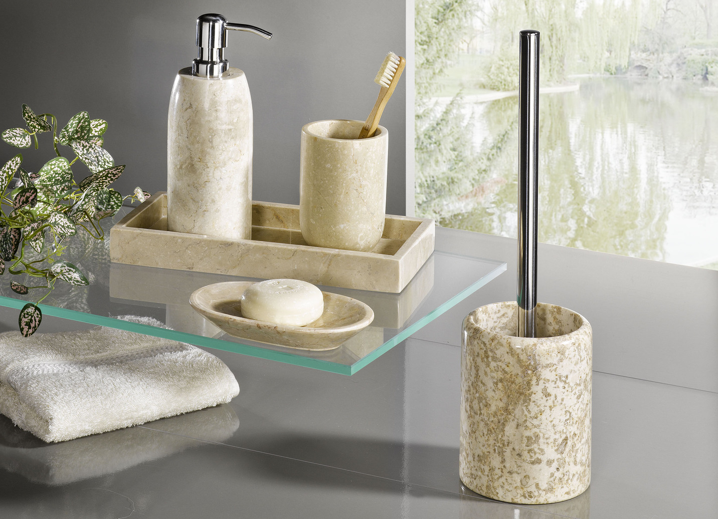 Badezimmer-Accessoires aus Marmor
