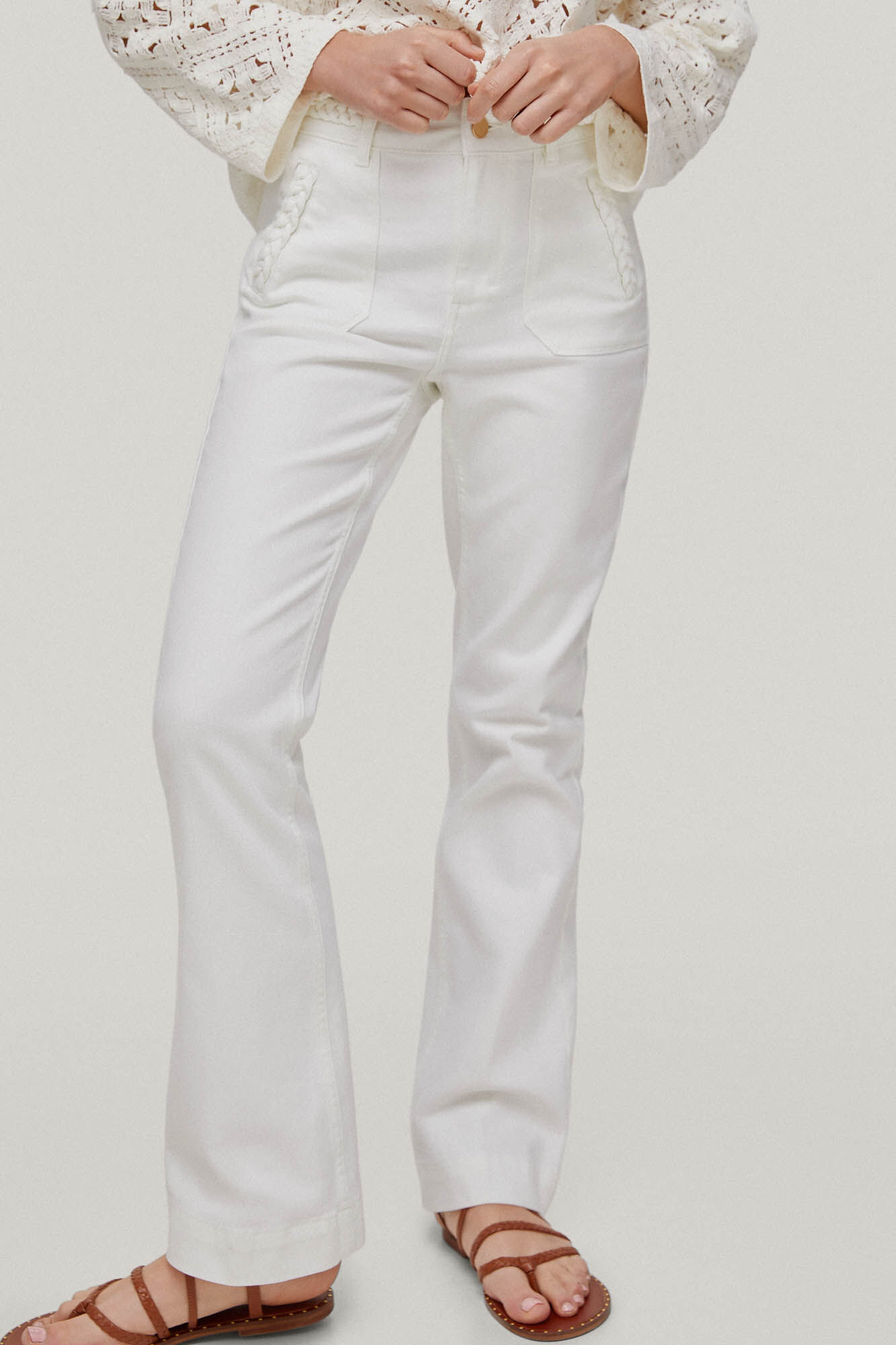 Calça jeans flare com tranças - Bege