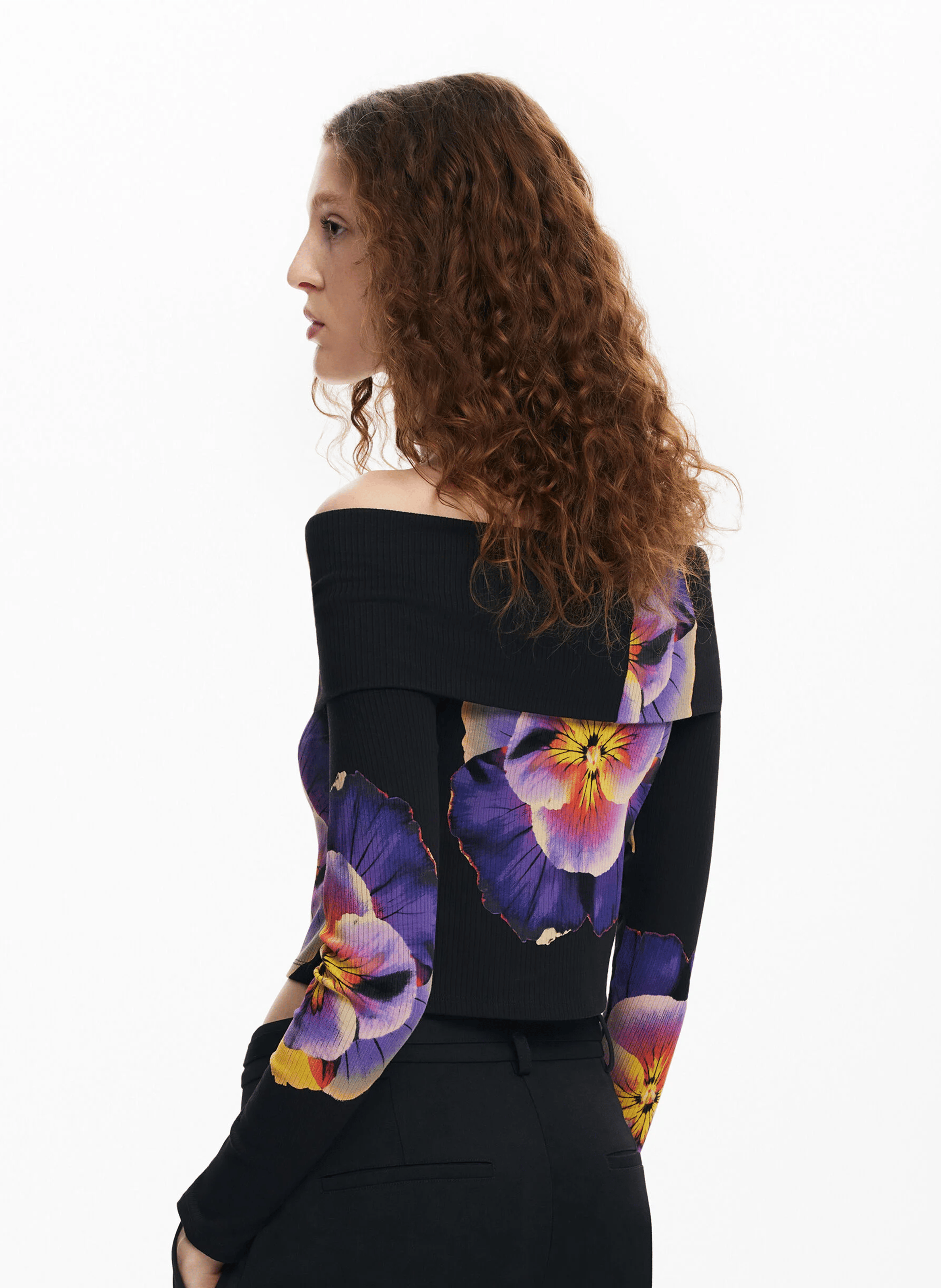 Tee-shirt col bardot imprimé| Noir