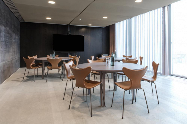 Fritz Hansen Lily stoel gestoffeerd divina melange 120