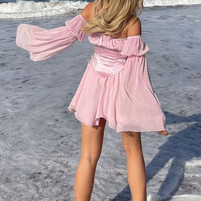 meadowdrop - Set: Mini-jurk met klokmouwen en off-shoulder + korset met vetersluiting