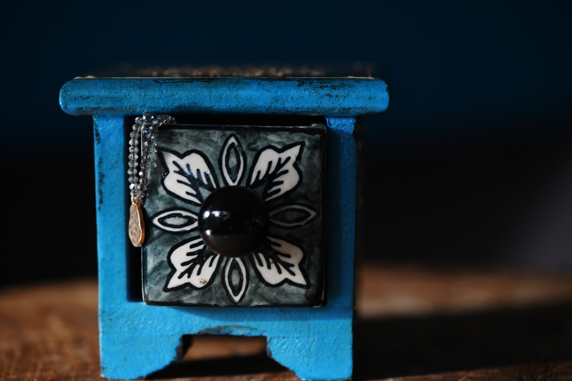 Schubladentruhe mit 1 Schublade, blau/schwarz, L 10 cm, B 10 cm, H 9 cm von fischer's lagerhaus