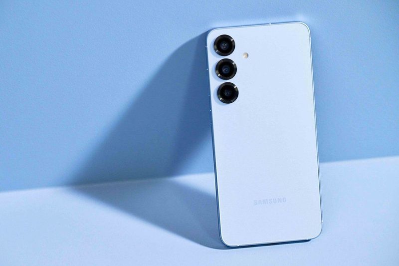 Samsung - Galaxy S25 - Smartphone - Zwart - 12GB RAM - 128GB Opslag