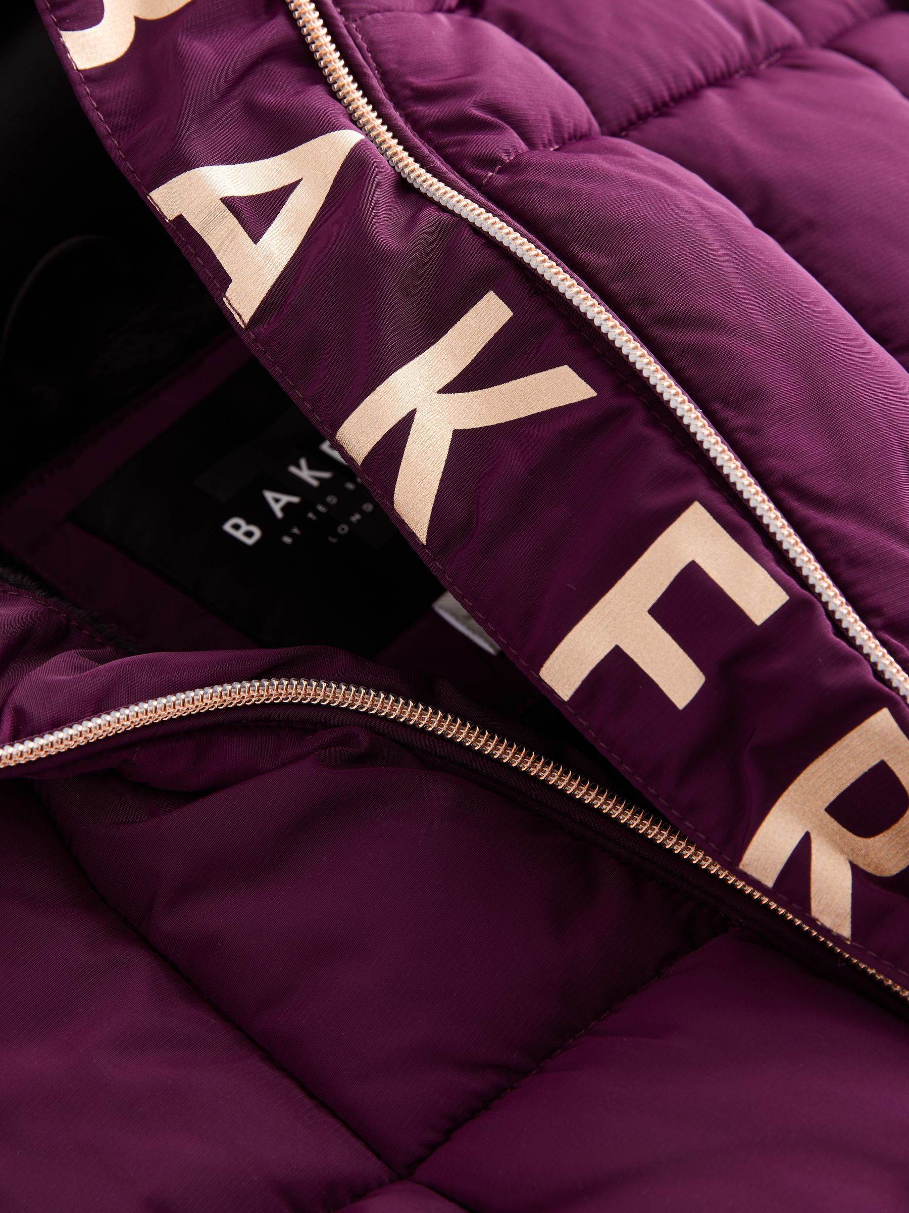 Bordeauxrood - Baker by Ted Baker Regenbestendige gewatteerde lange jas met strik op de rug en ceintuur