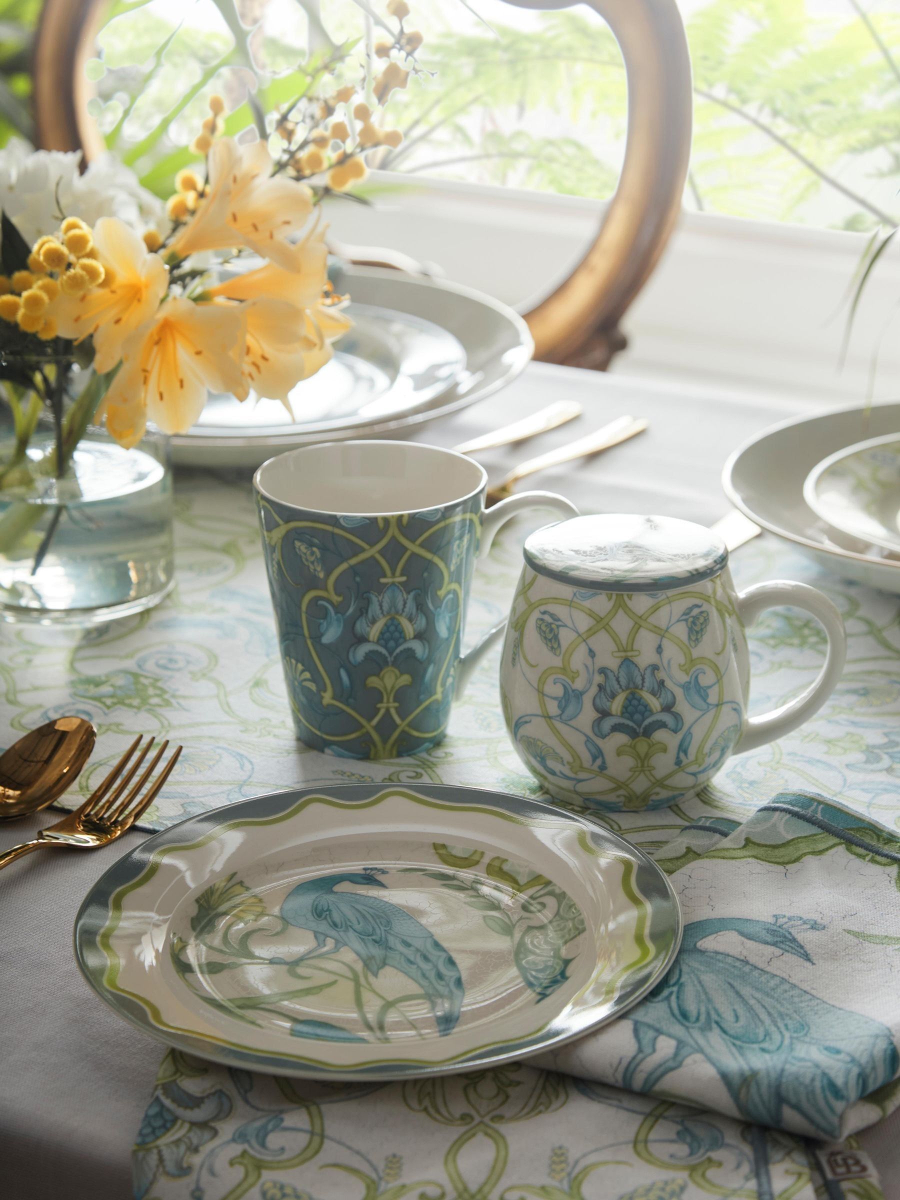 Laurence Llewelyn-Bowen Palm Court Porcelain Mug and Tray Set