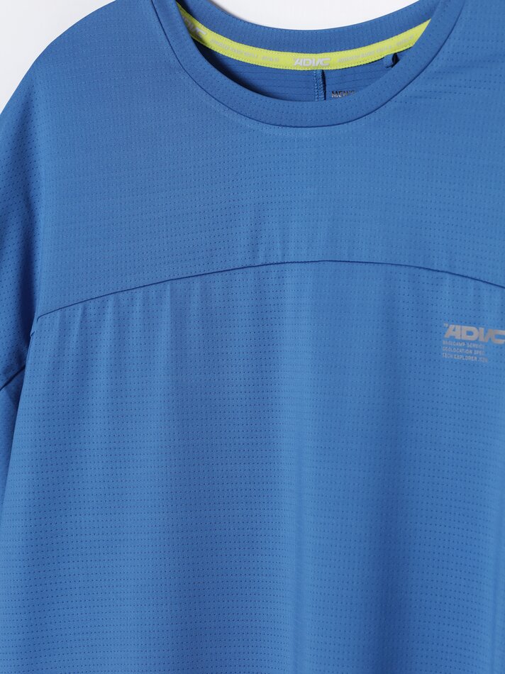 Camiseta esportiva com painéis - Azul índigo lavado