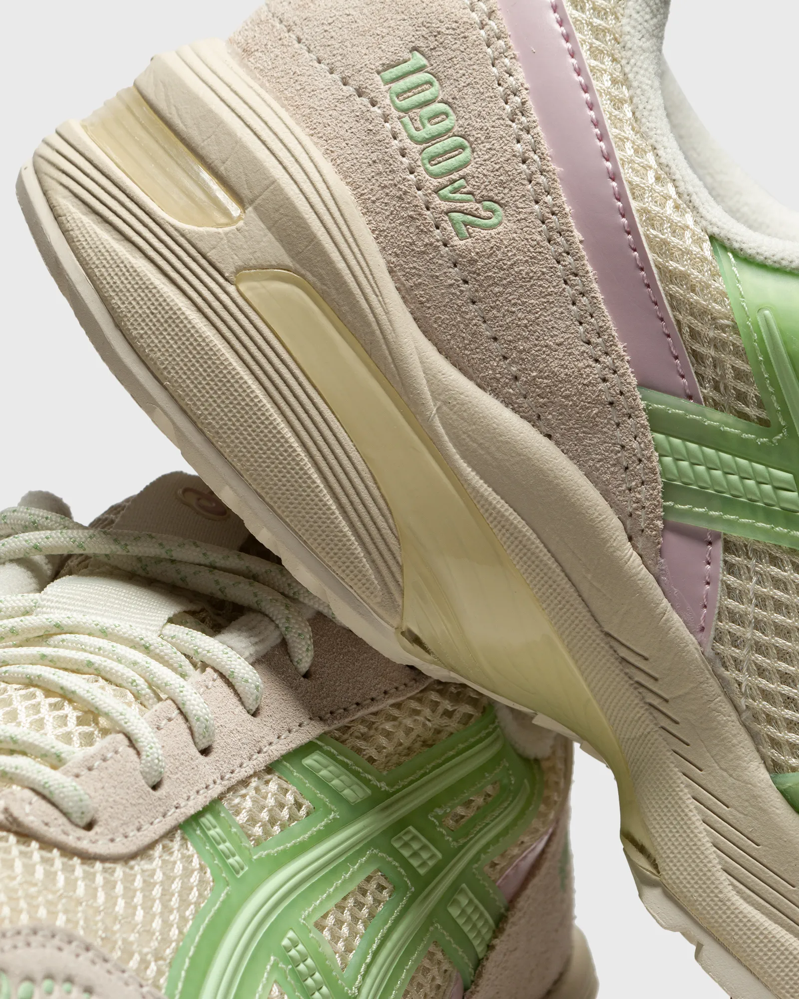 asics GEL-1090v2