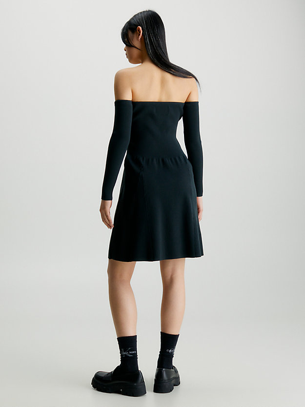 Vestido de malha canelada com ombros caídos