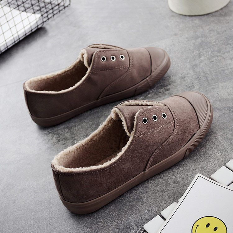 Solejoy - Instapsneakers met fleecevoering en ringetjes
