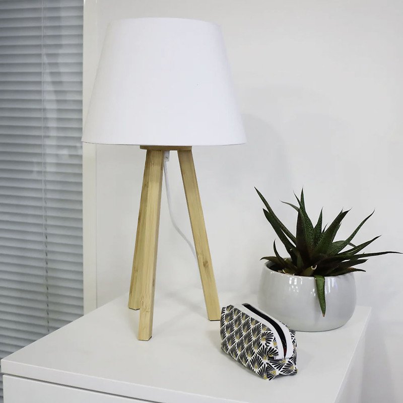 Lampe de bureau Led Unilux avec abat jours sur trépied en bambou katy blanc bambou