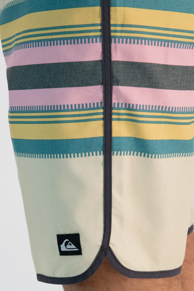 Quiksilver Everyday Scallop 19 Inch Herren Badeshort