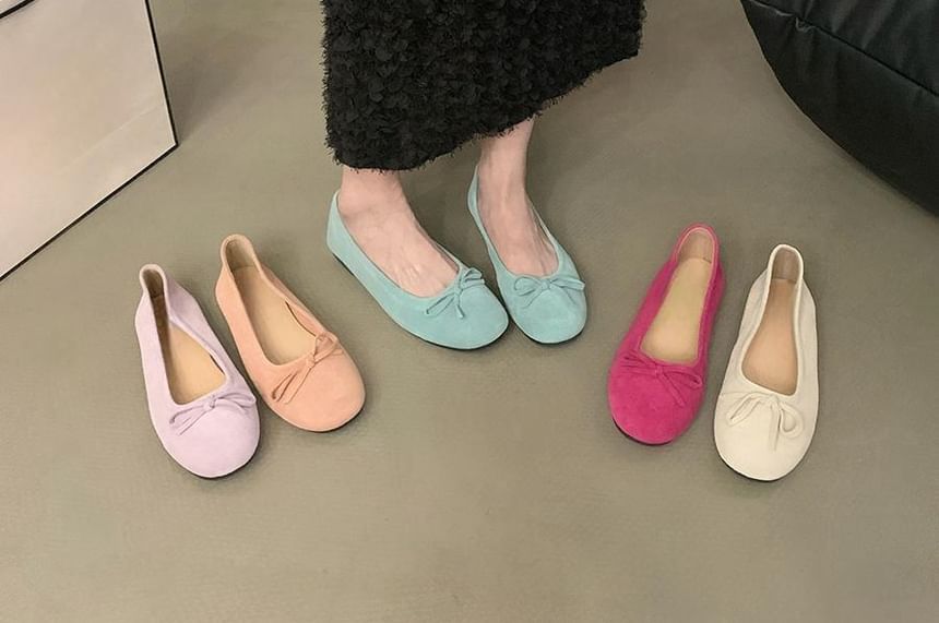 Karlao - Platte schoenen met strikaccent en imitatiesuède