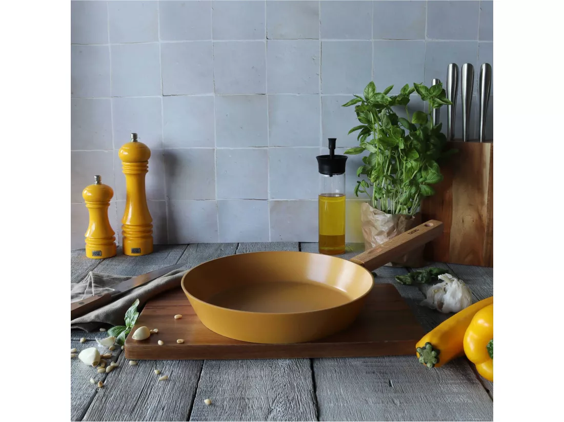 Ogo Living - Poele Ector 24cm En Alu Revetement Ceramique Jaune Avec Manche Bois