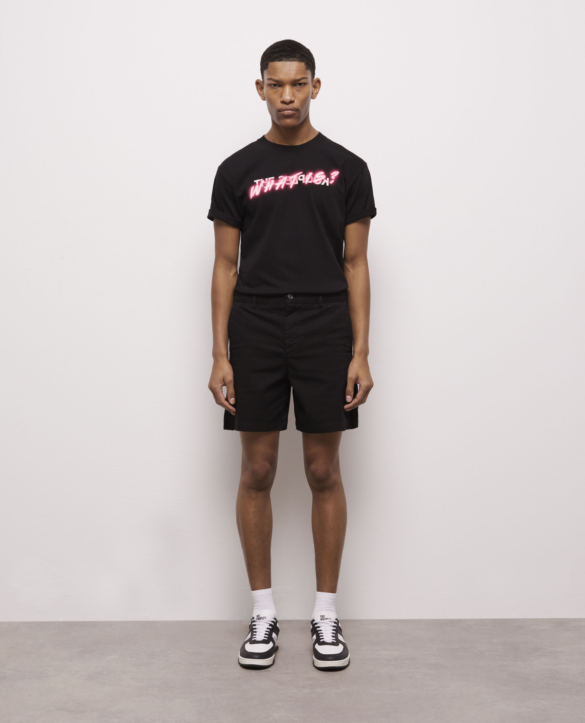 Short court noir en coton