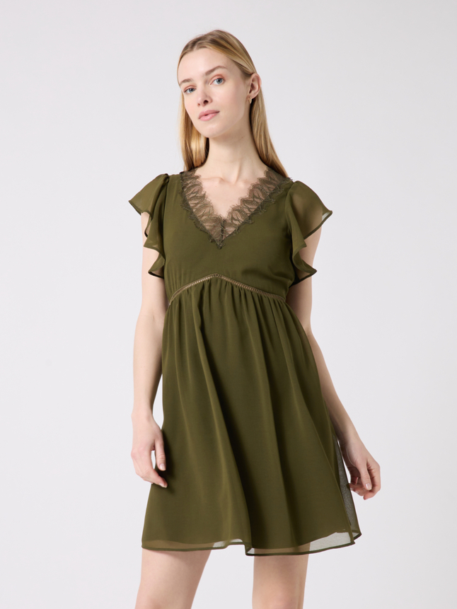 Robe décolleté dans le dos