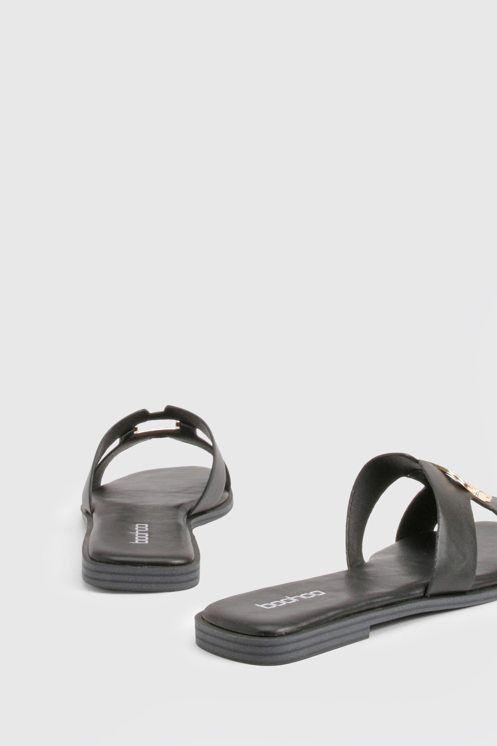 boohoo Sandales découpées à garniture métallique
