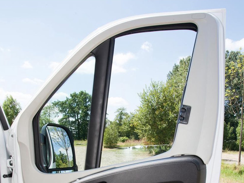 Remis Remifront IV Ducato > 2021 zijkant rechts