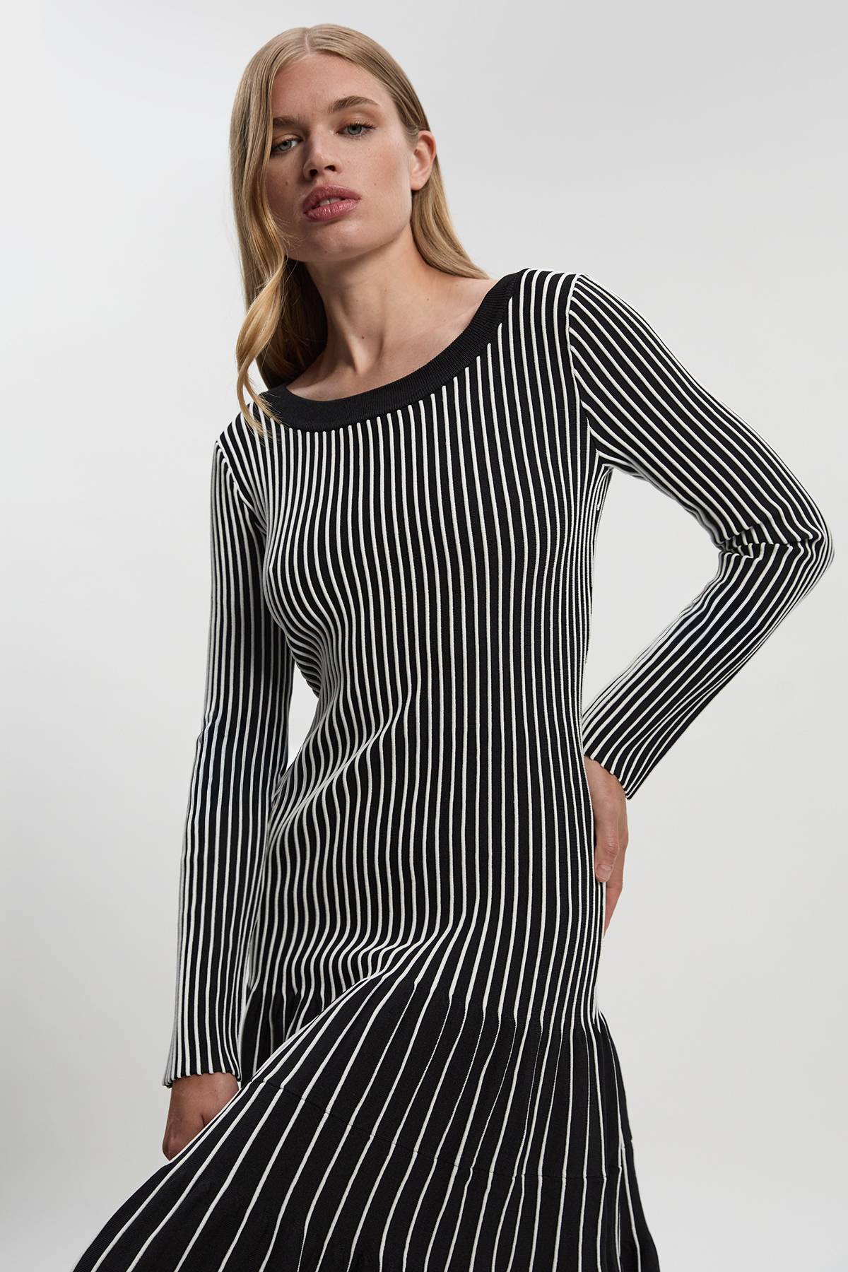 KarenMillen Robe Maxi Tricotée Rayée en Mélange Viscose Petite Taille