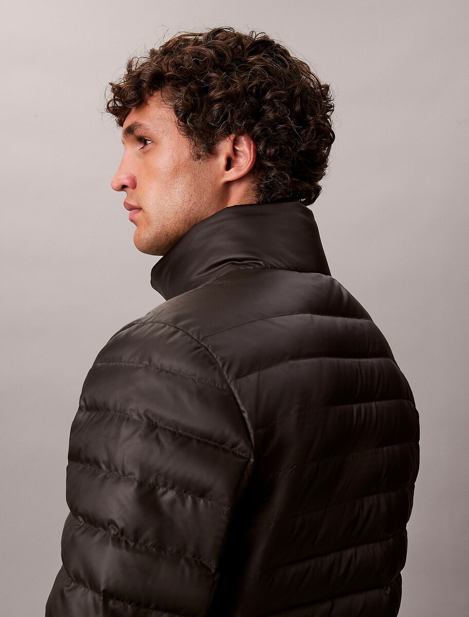 CALVIN KLEIN<br>Jaqueta de plumas com gola alta
