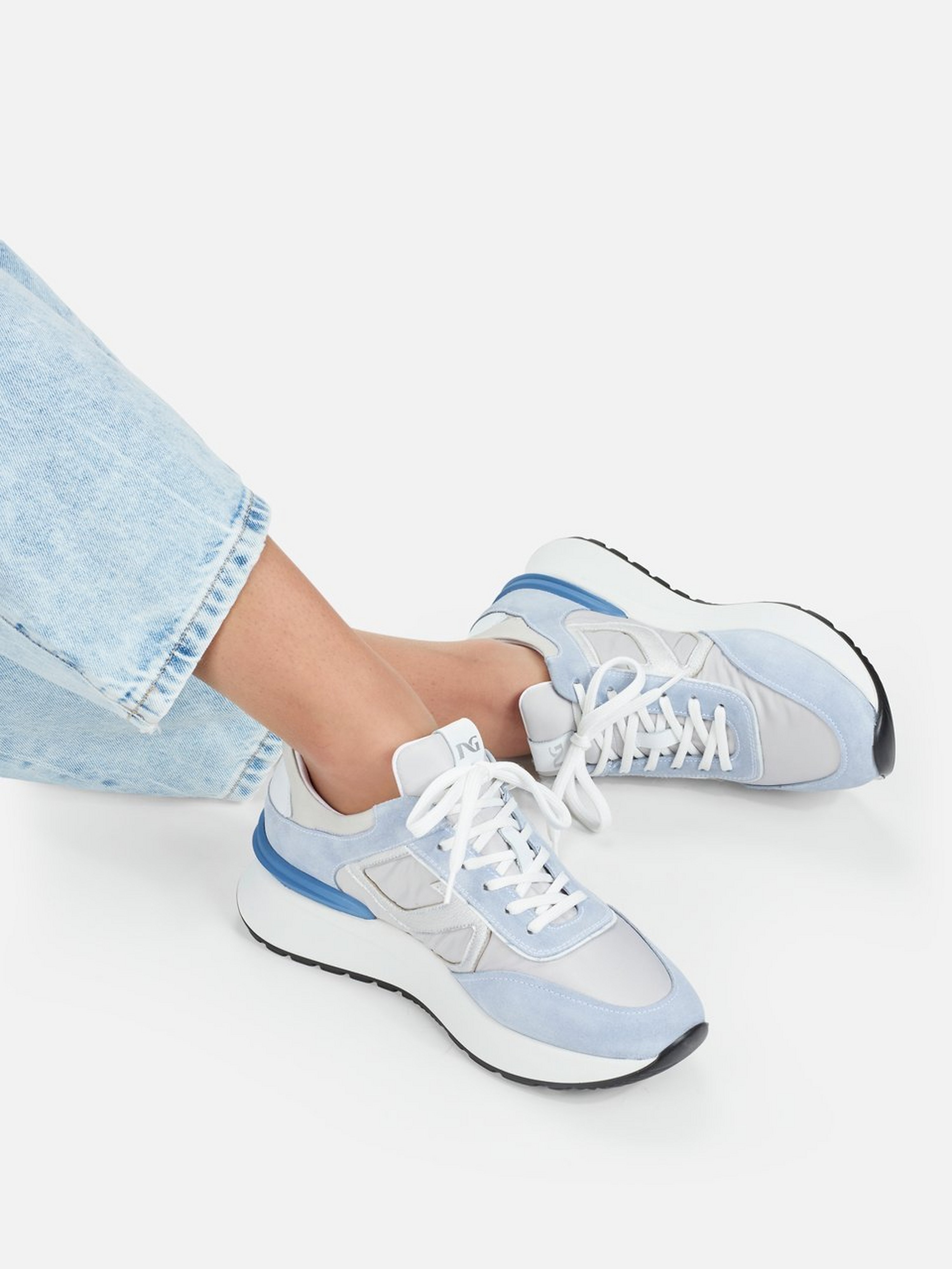 Sneaker