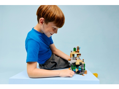 LEGO Zombiekerker (21587)