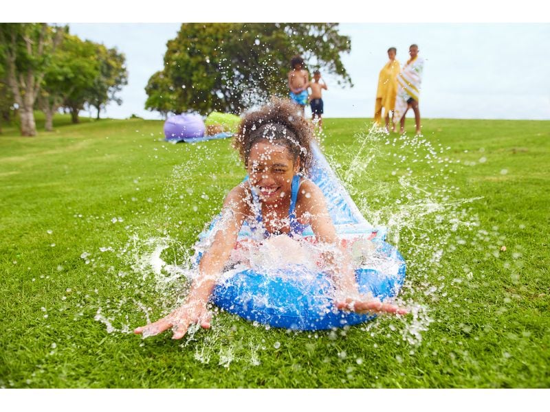 Zuru Wasserrutsche Hai Bunch O Balloons Wasserspielzeug mit 100  Wasserballoons