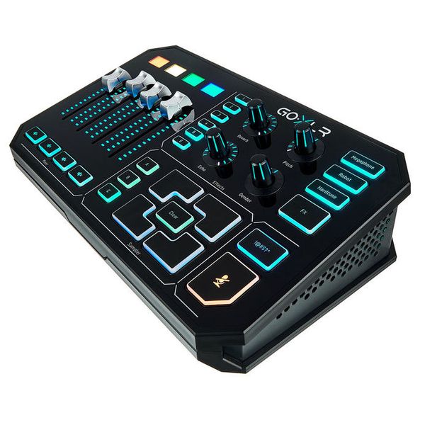 TC-Helicon GO XLR Podcast Bundle