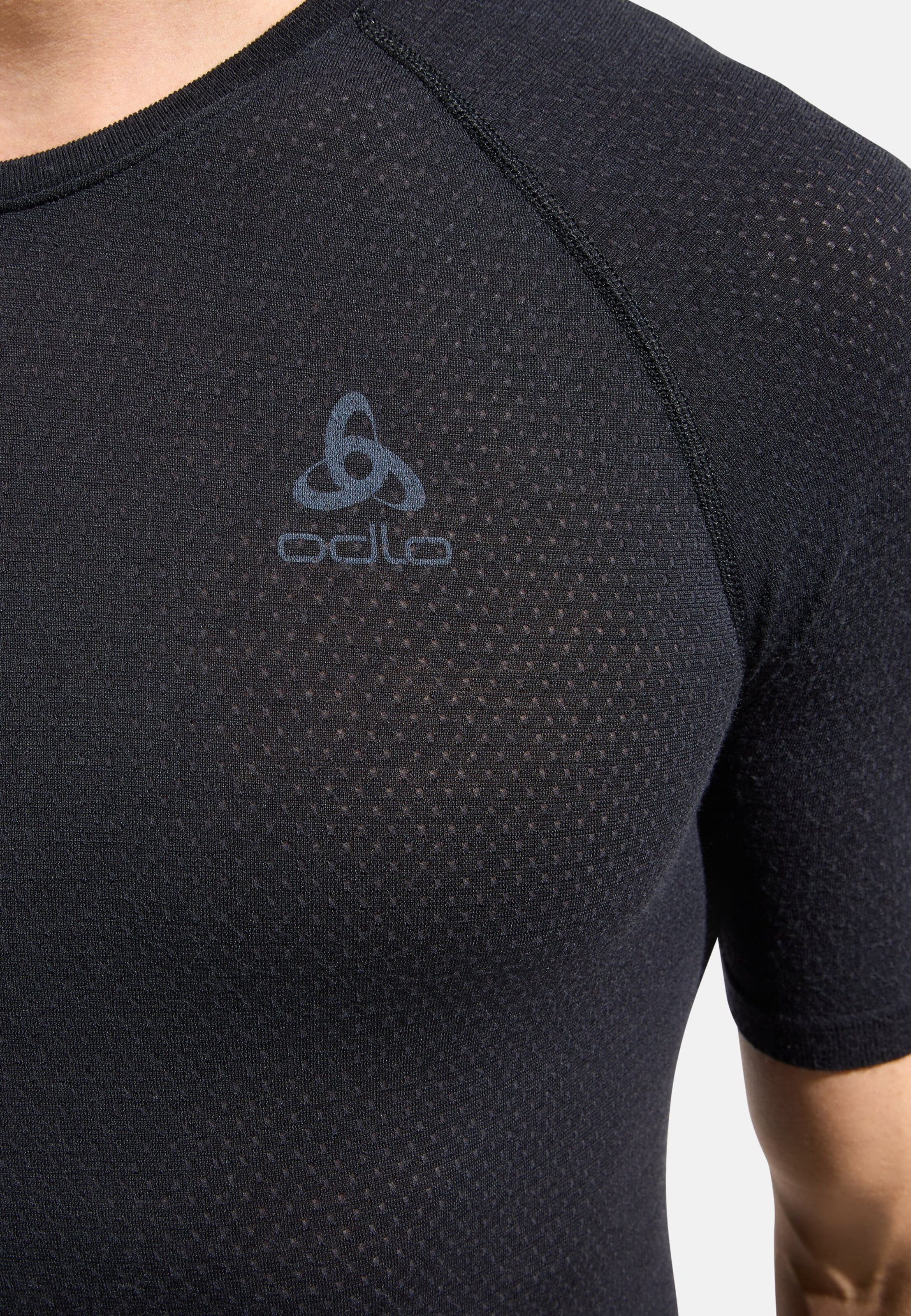 Performance Wool 140 Base Layer T-shirt in black
