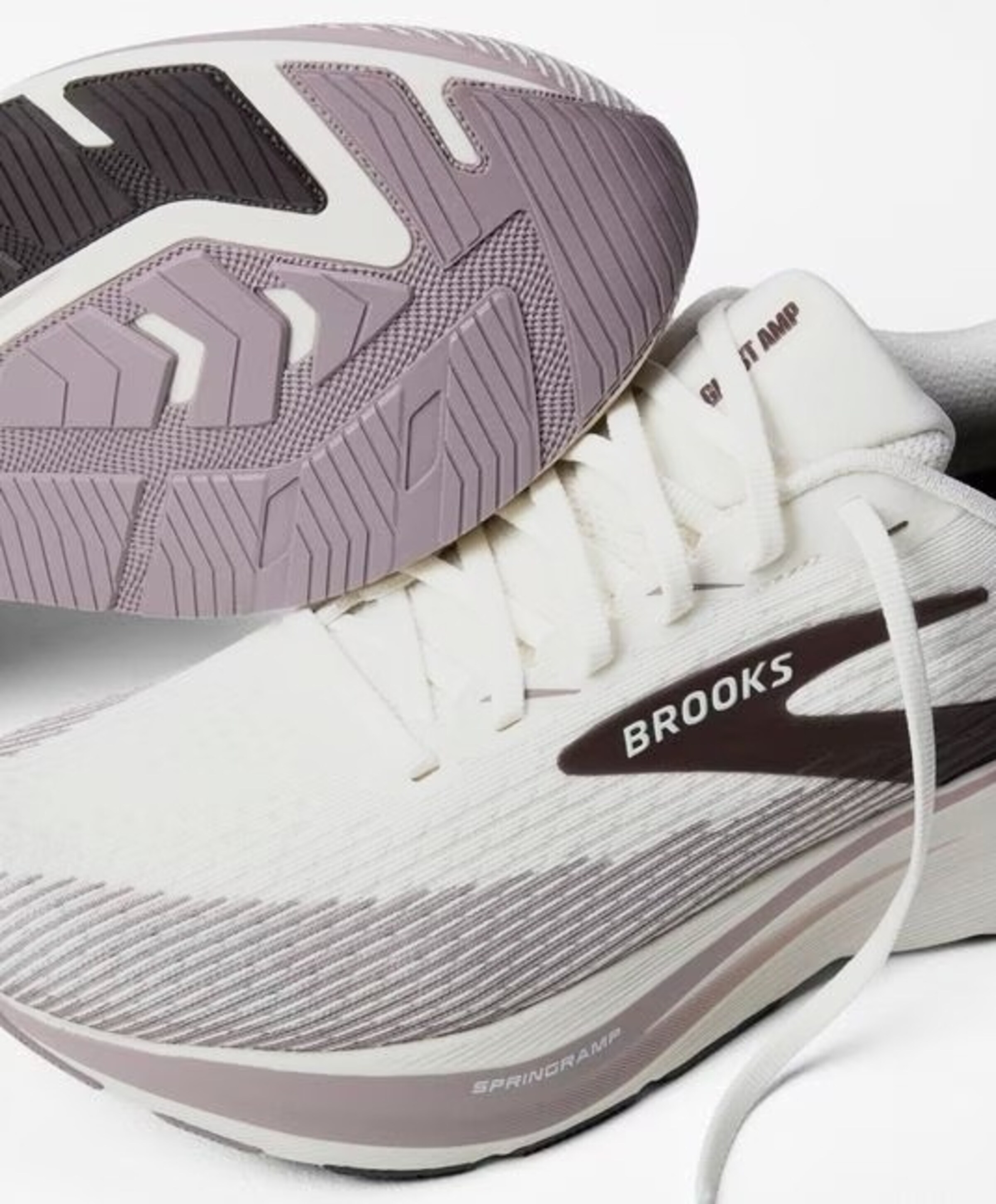 Brooks Ghost Amp heren runningschoenen beige