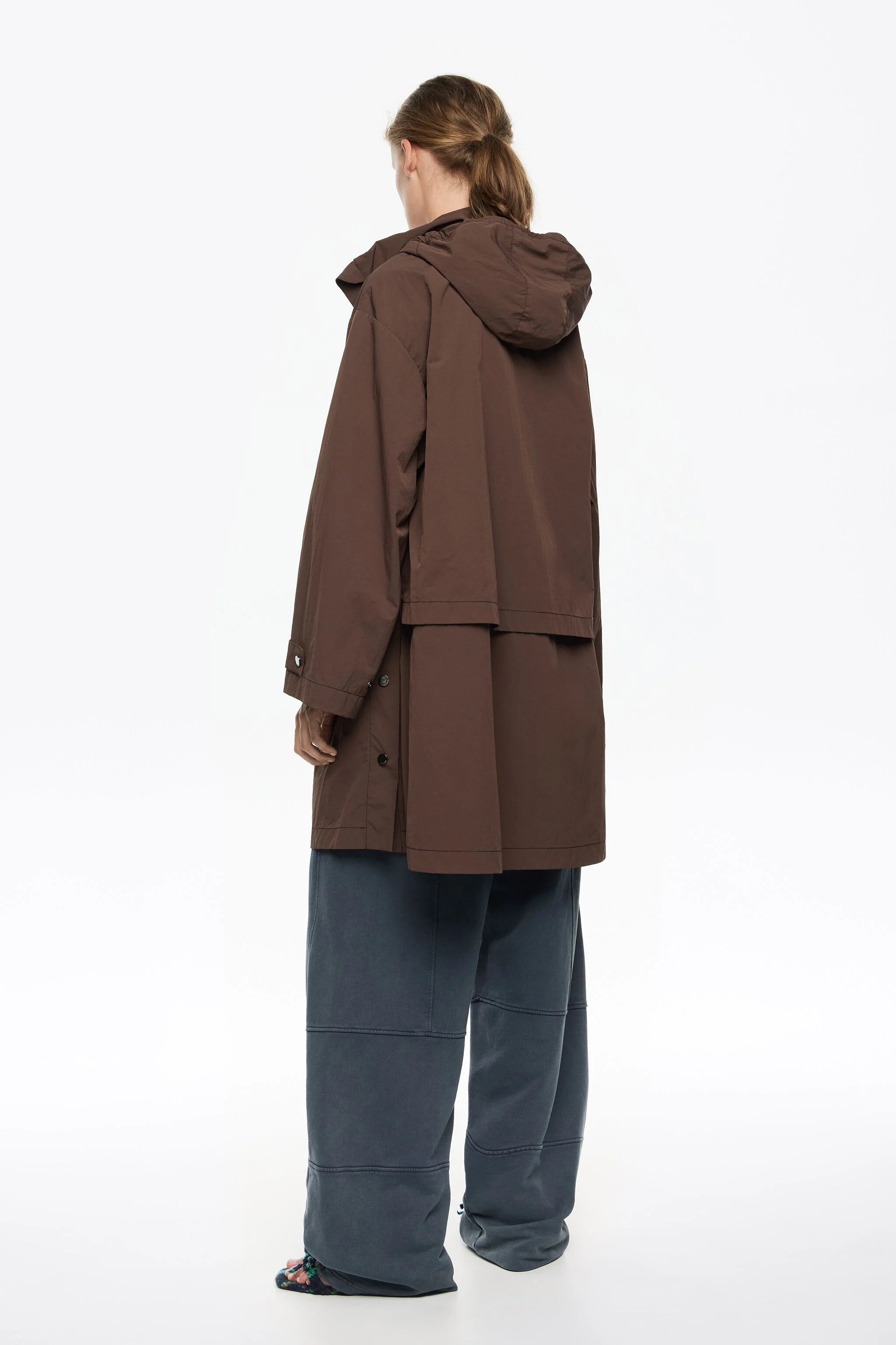 Trench coat marrom escuro em formato A