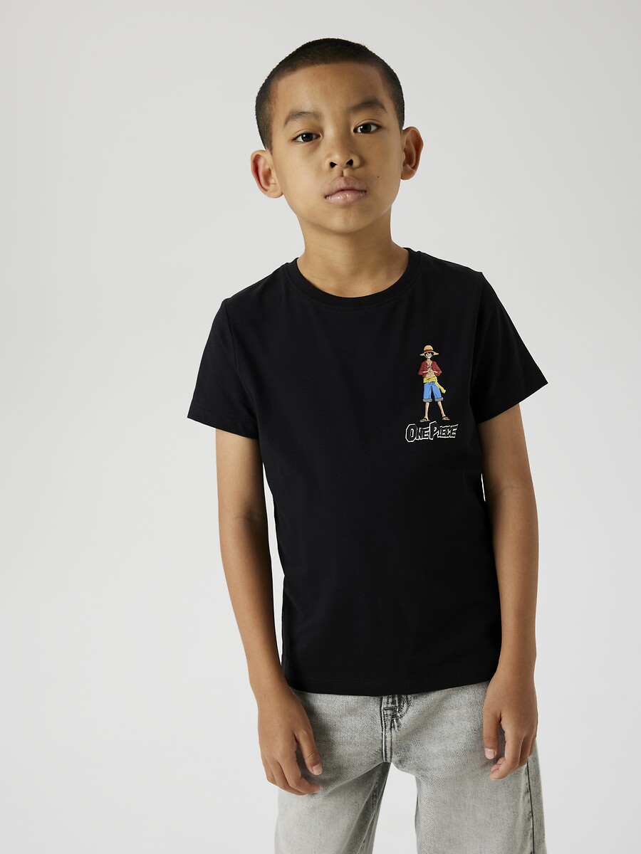 DÊ UM NOME A ESTE ITEM<br>Camiseta de manga curta, estampa One Piece