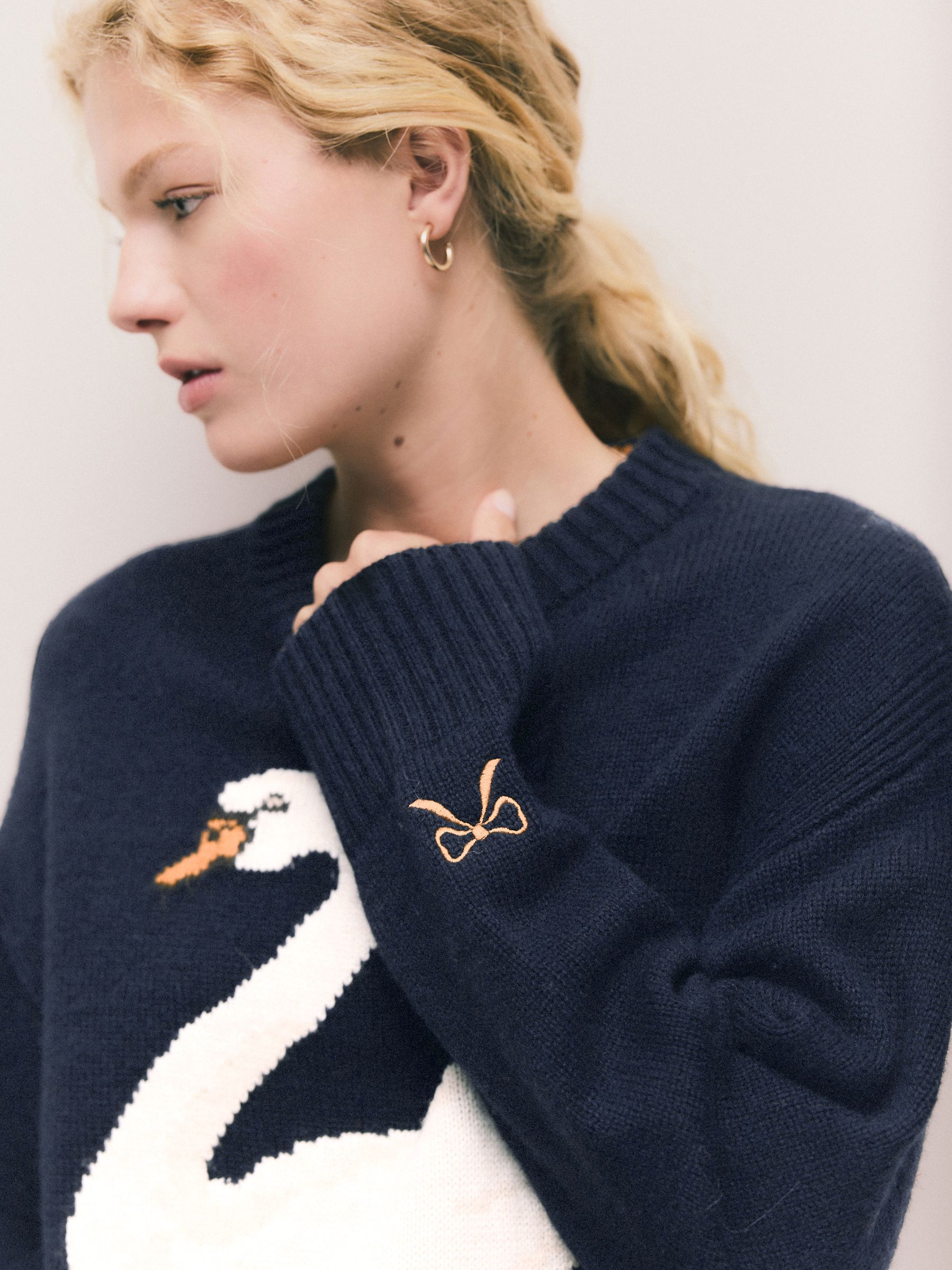 Marineblauwe Swan grafisch ontwerp - Trui met ronde hals en lange mouwen met wol