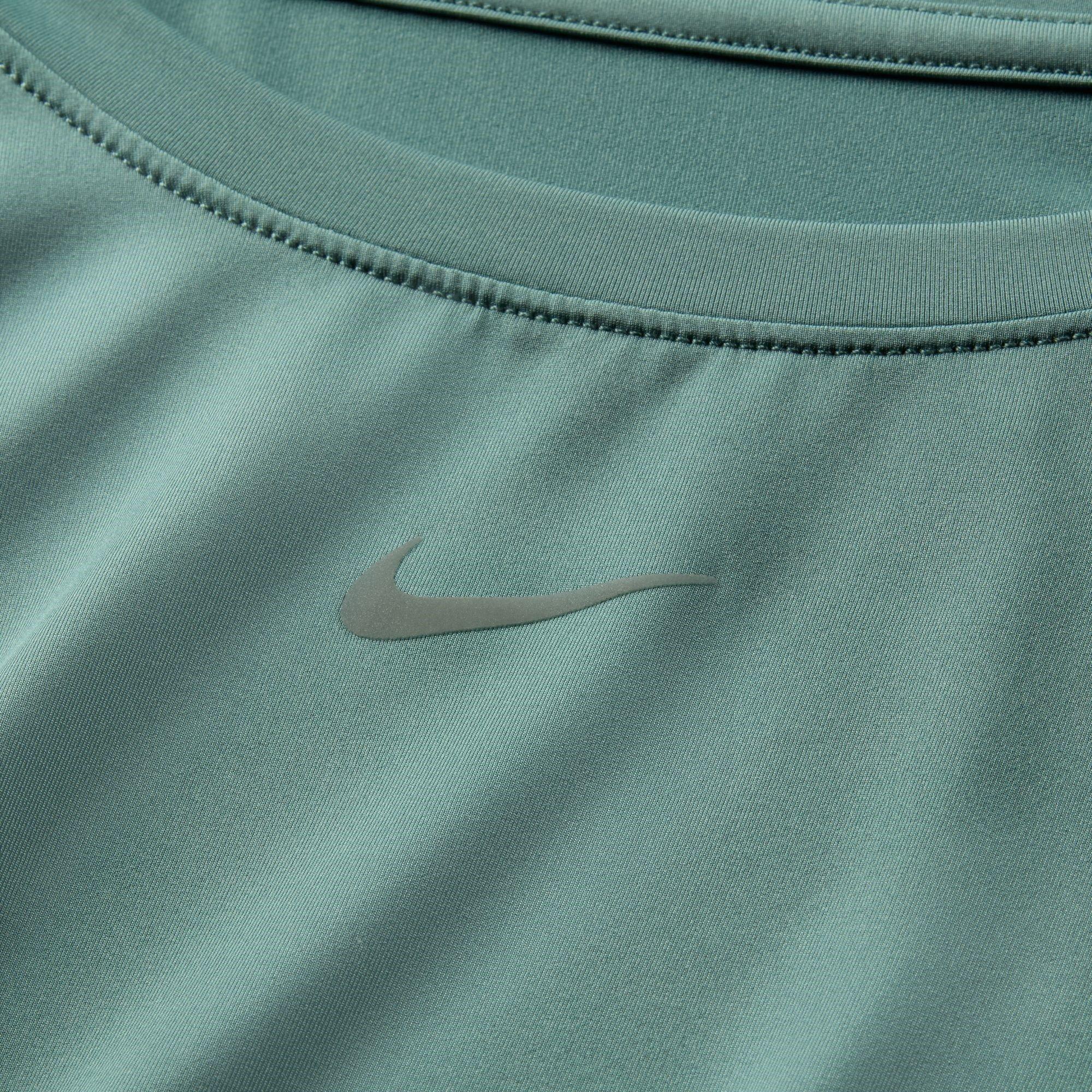 Nike Dri FIT One Womens Standard Fit Short Sleeve Top